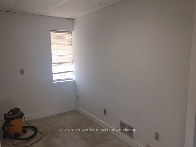 675 The Queensway N/a B Property Photo 2