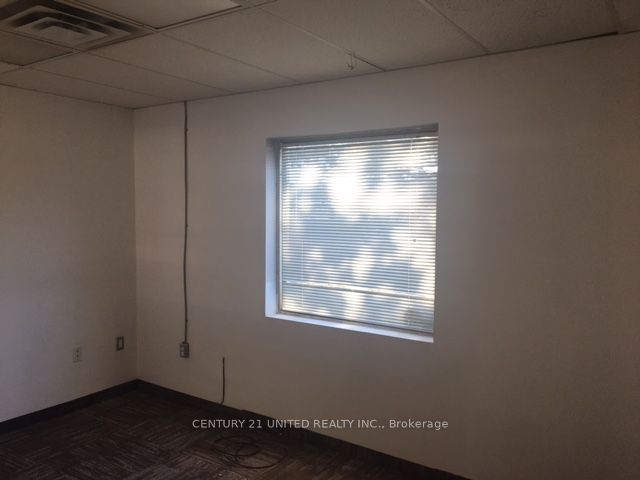 675 The Queensway N/a B Property Photo 3