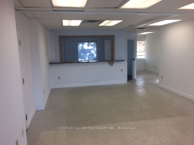 675 The Queensway N/a B Property Photo 8