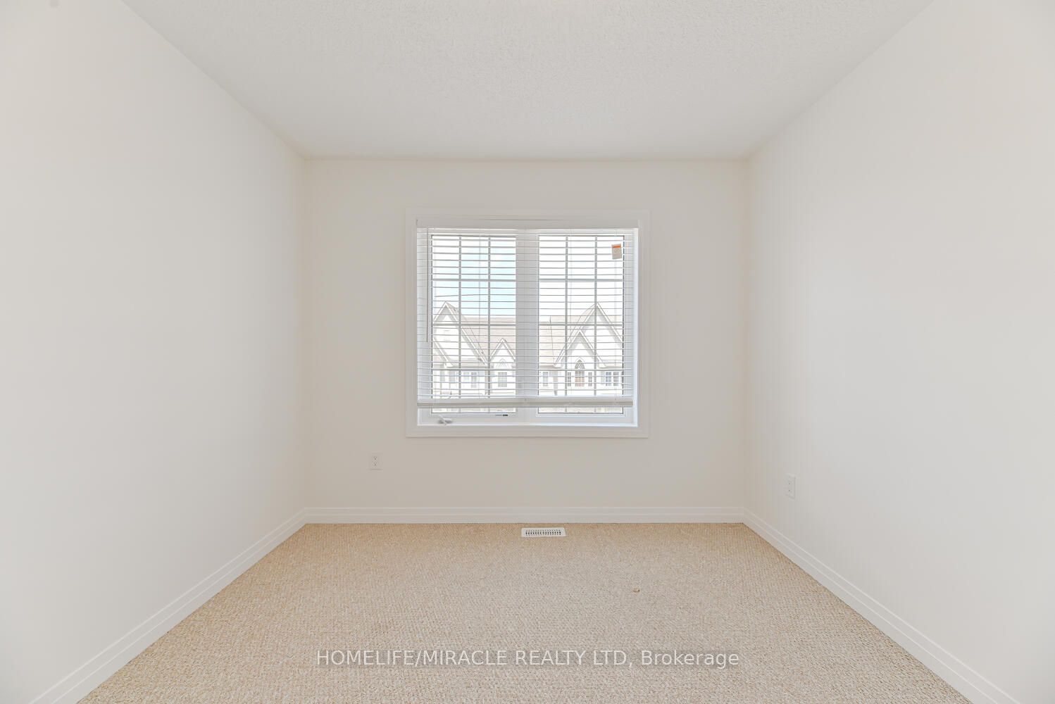 4047 Maitland Street Property Photo 25