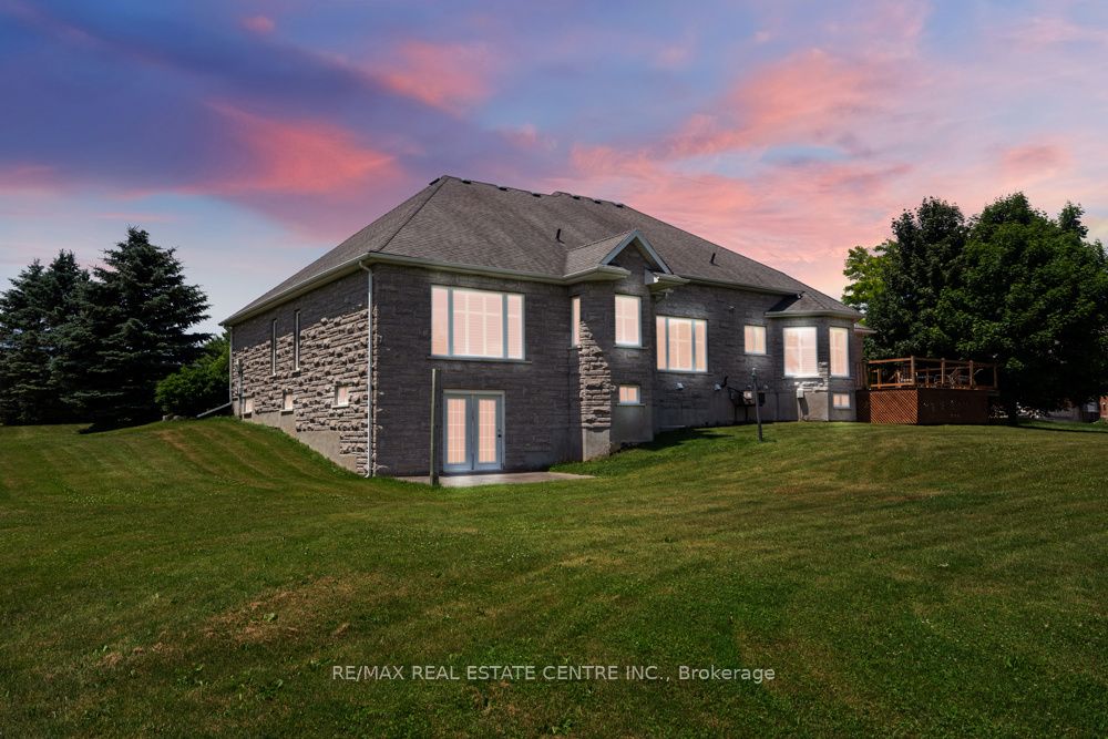 1753 Shellard Road Property Photo 5