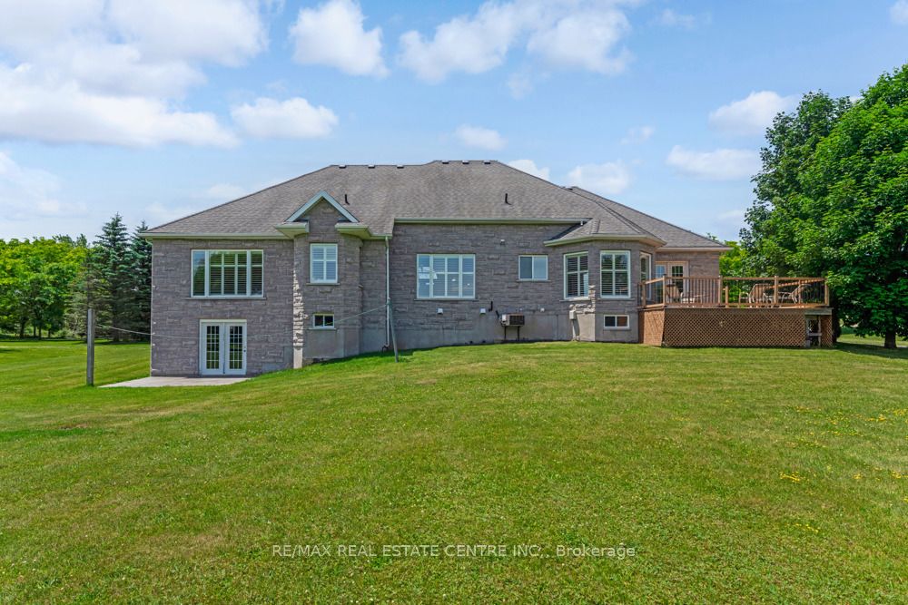 1753 Shellard Road Property Photo 6