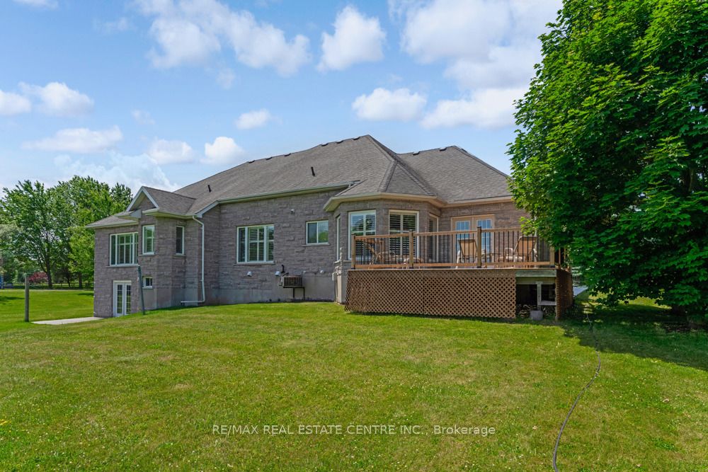 1753 Shellard Road Property Photo 7