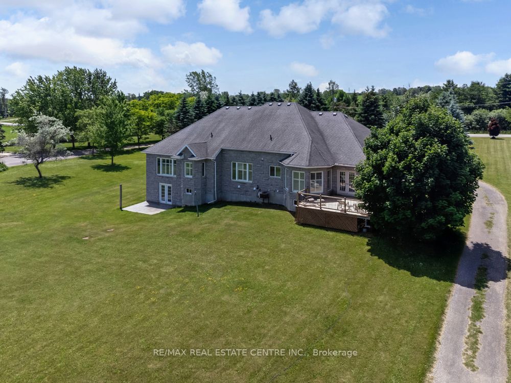 1753 Shellard Road Property Photo 9