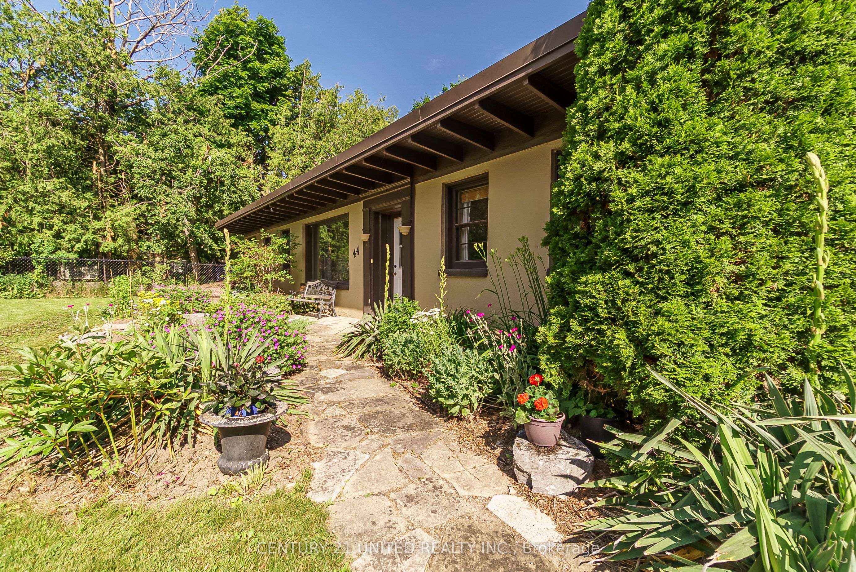 44 Moorecraig Road Property Photo 4