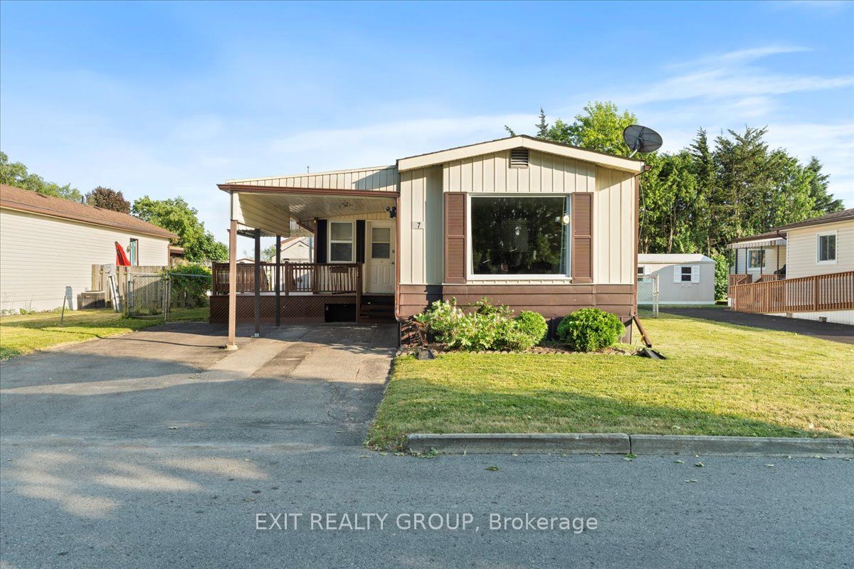 7 Finch Lane Property Photo 1