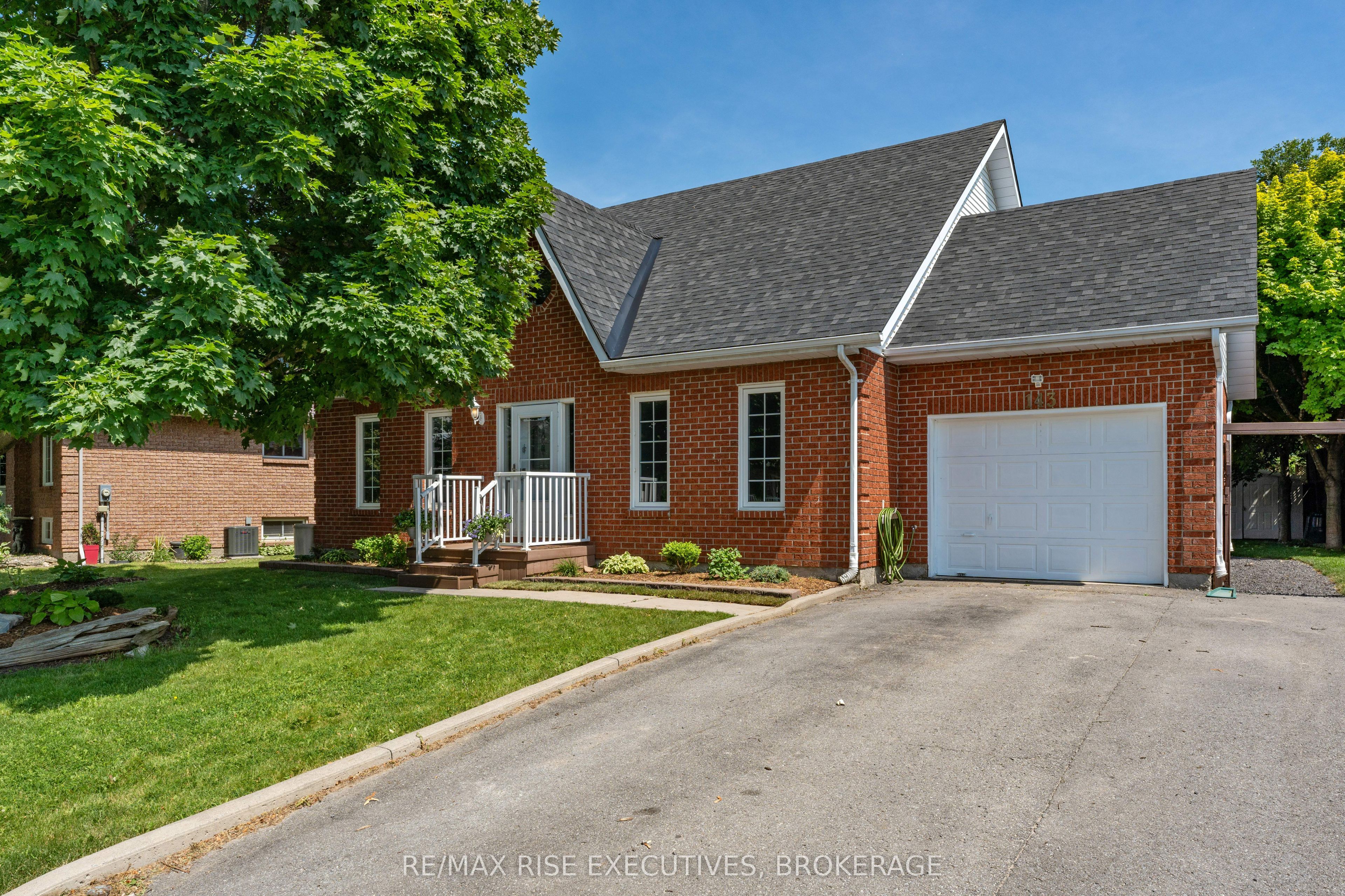 143 Greenlees Drive Property Photo 1