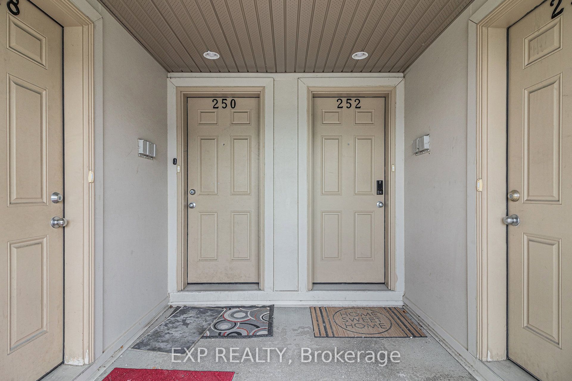 250 Shanly Private Property Photo 3
