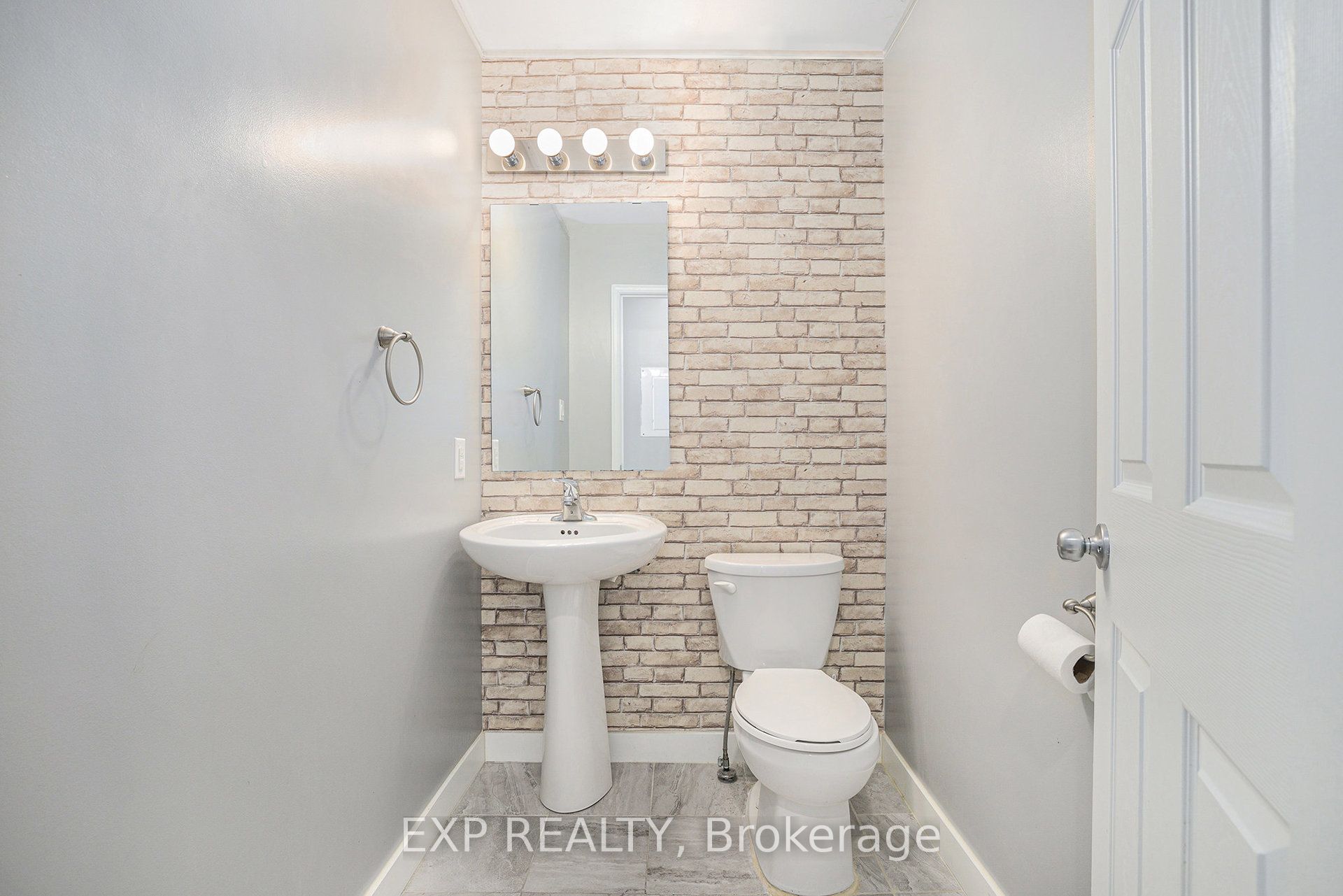 250 Shanly Private Property Photo 19