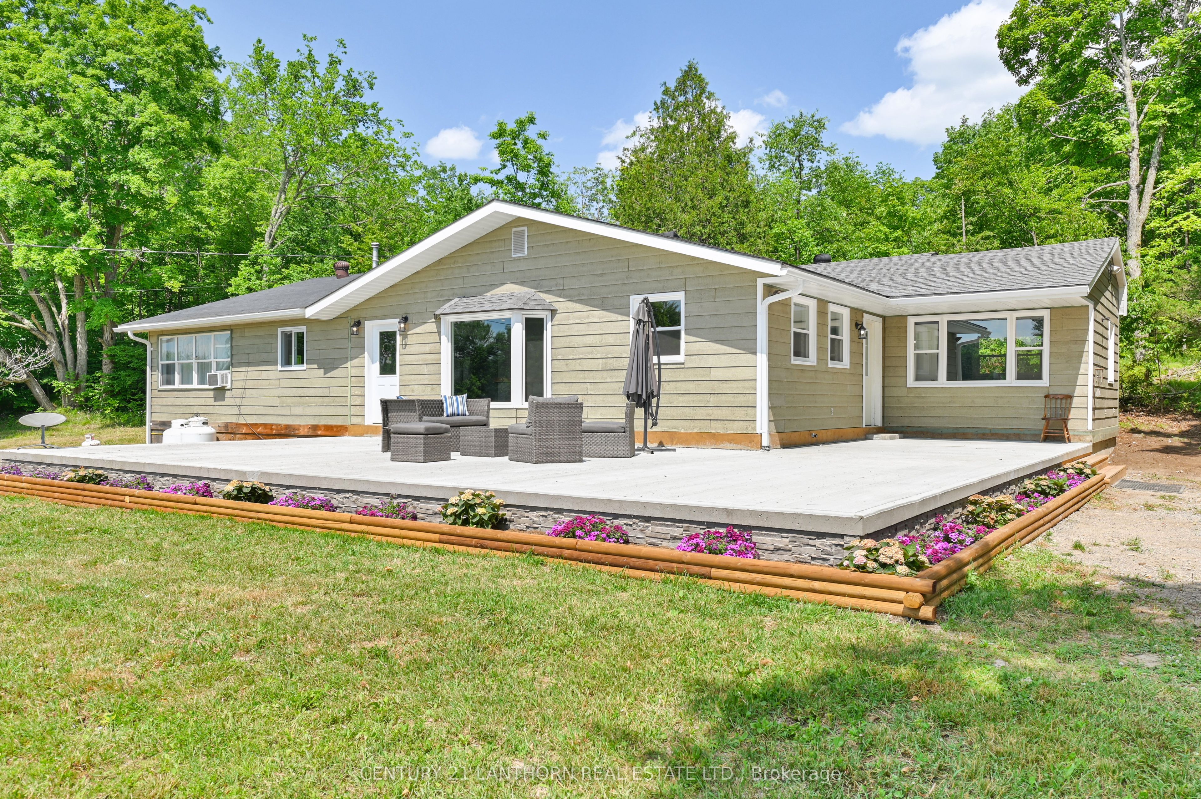 932 Hunt Club Road Property Photo 1