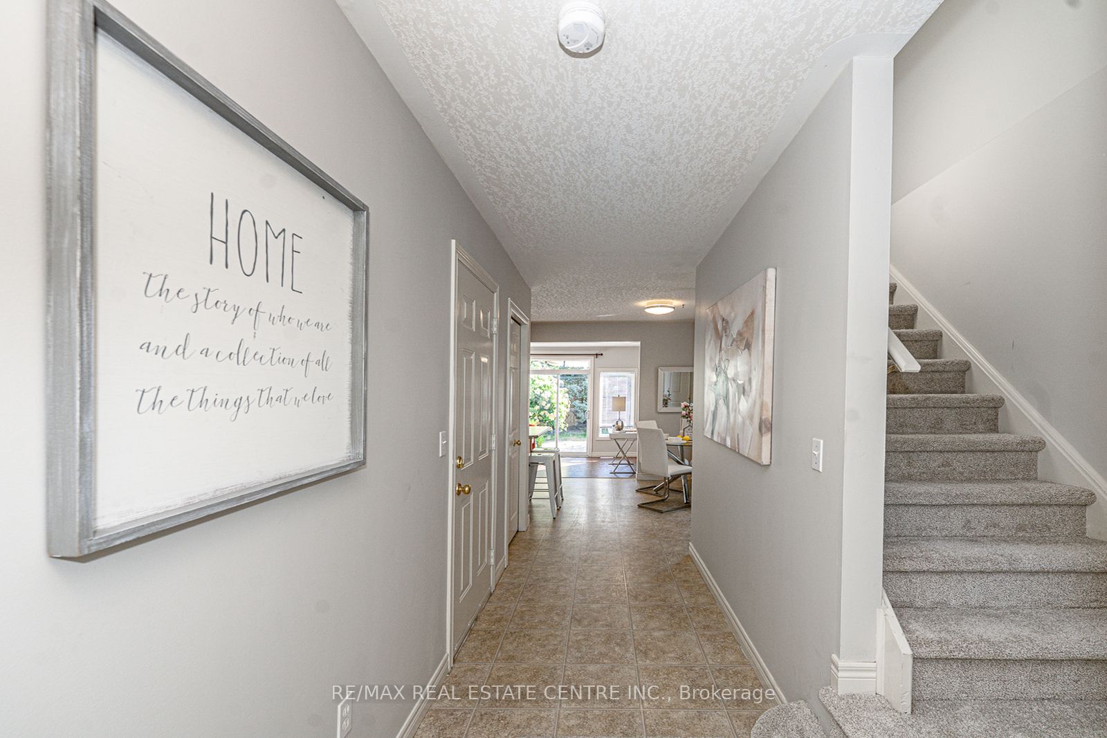 499 Dansbury Drive Property Photo 4