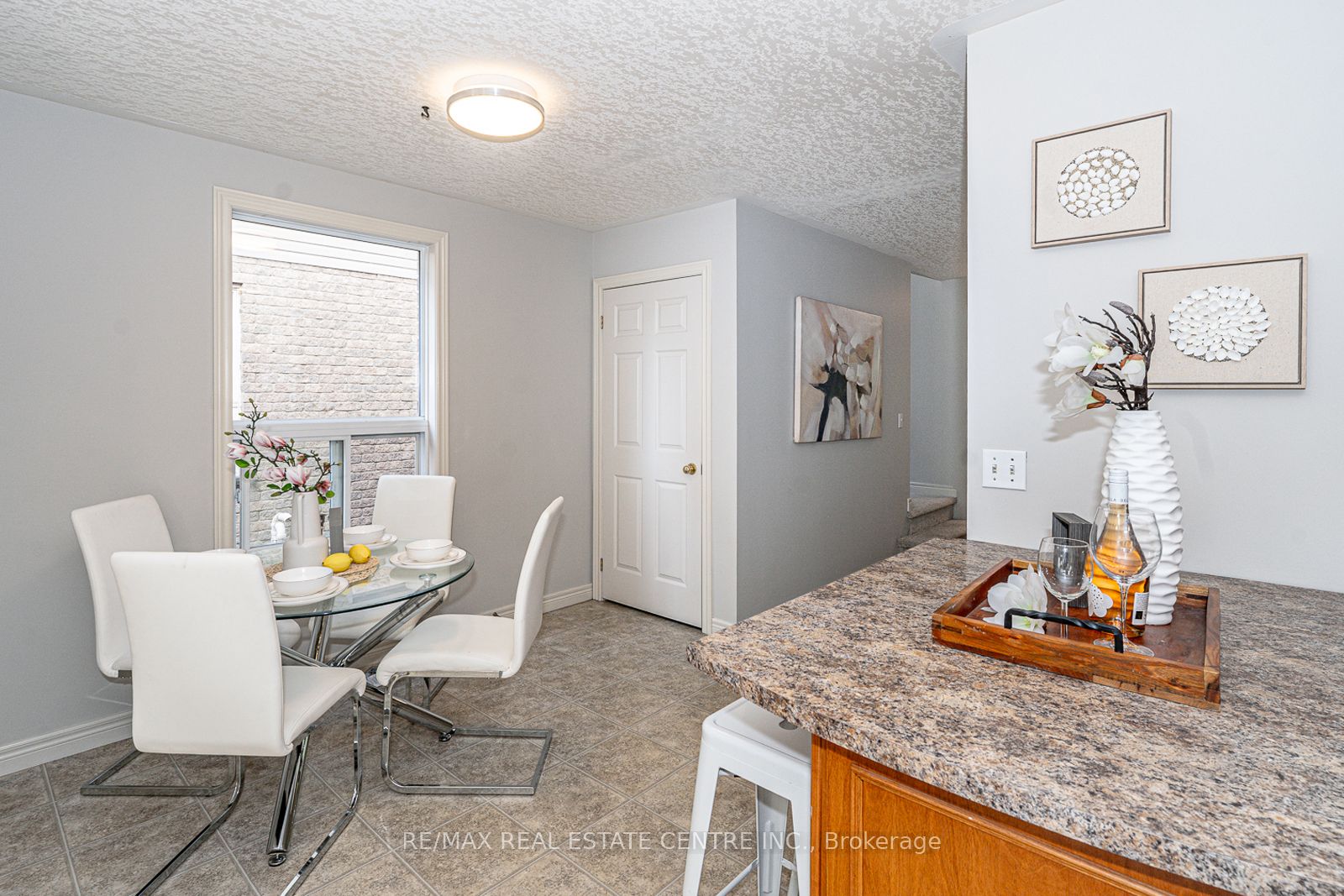 499 Dansbury Drive Property Photo 16