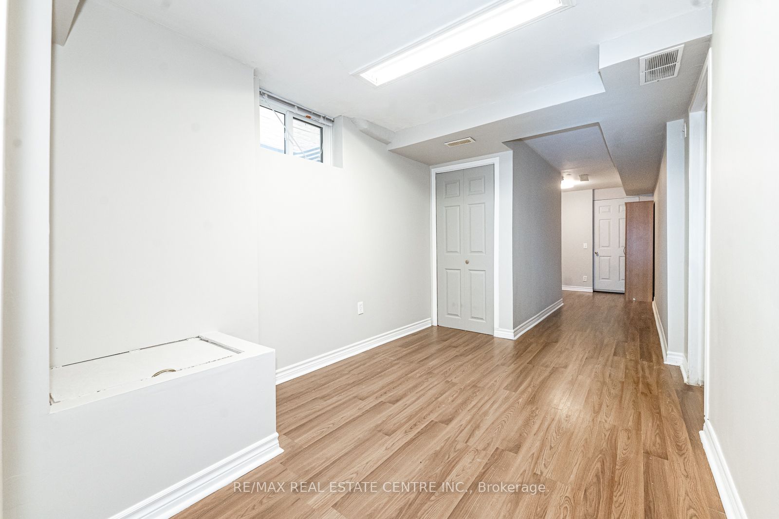 499 Dansbury Drive Property Photo 29