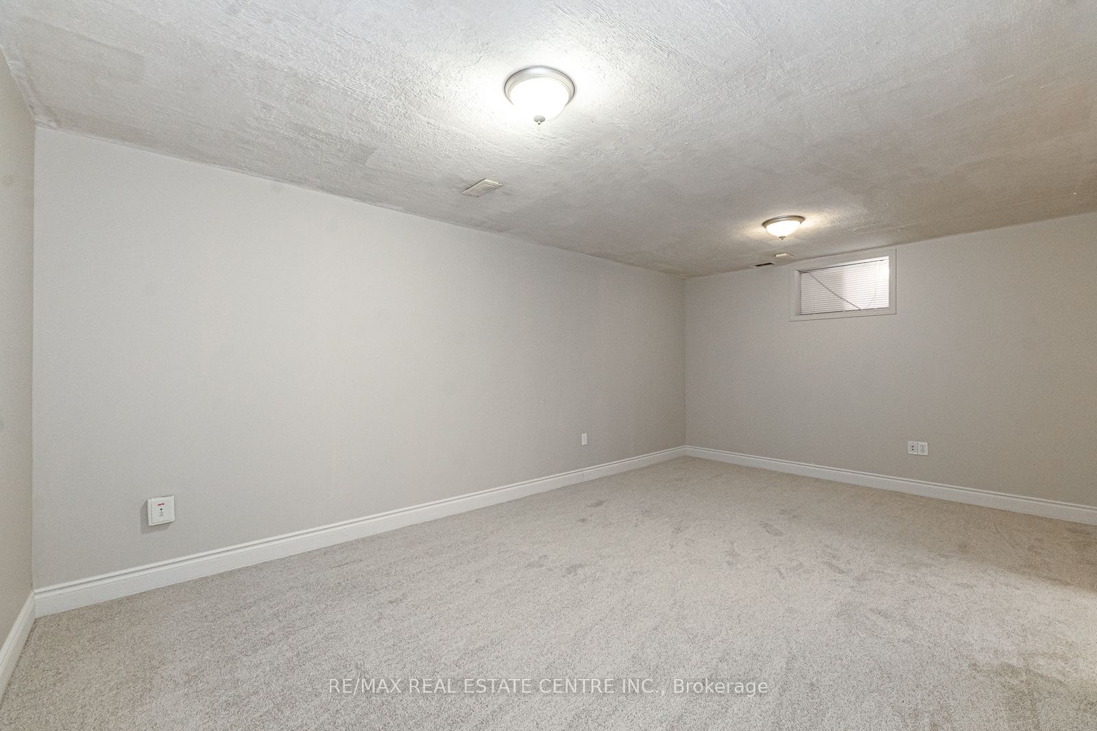 499 Dansbury Drive Property Photo 31