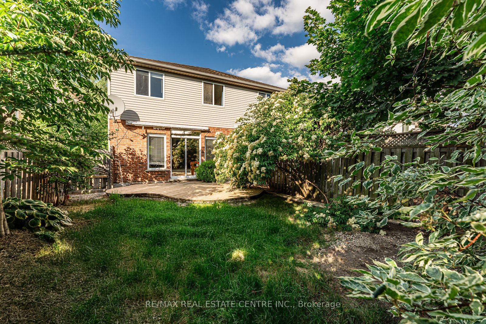 499 Dansbury Drive Property Photo 33