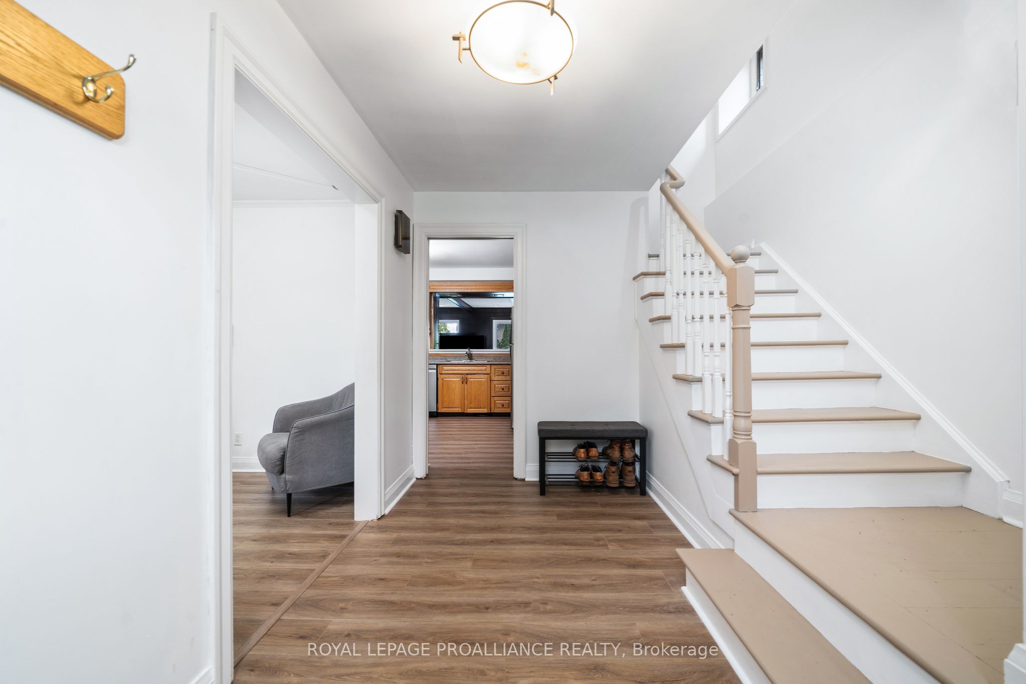 27 Forest Hill Crescent Property Photo 8