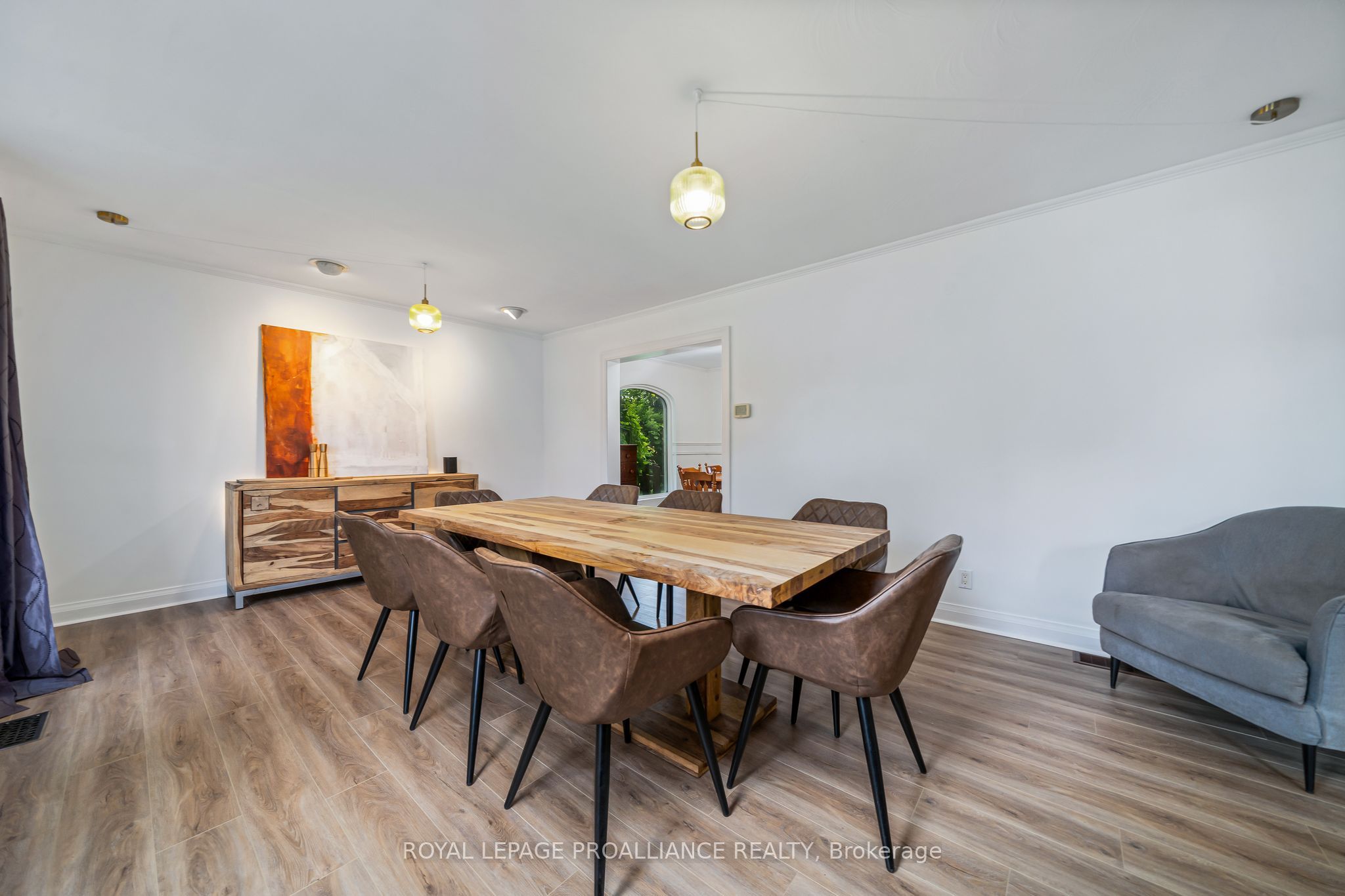 27 Forest Hill Crescent Property Photo 9