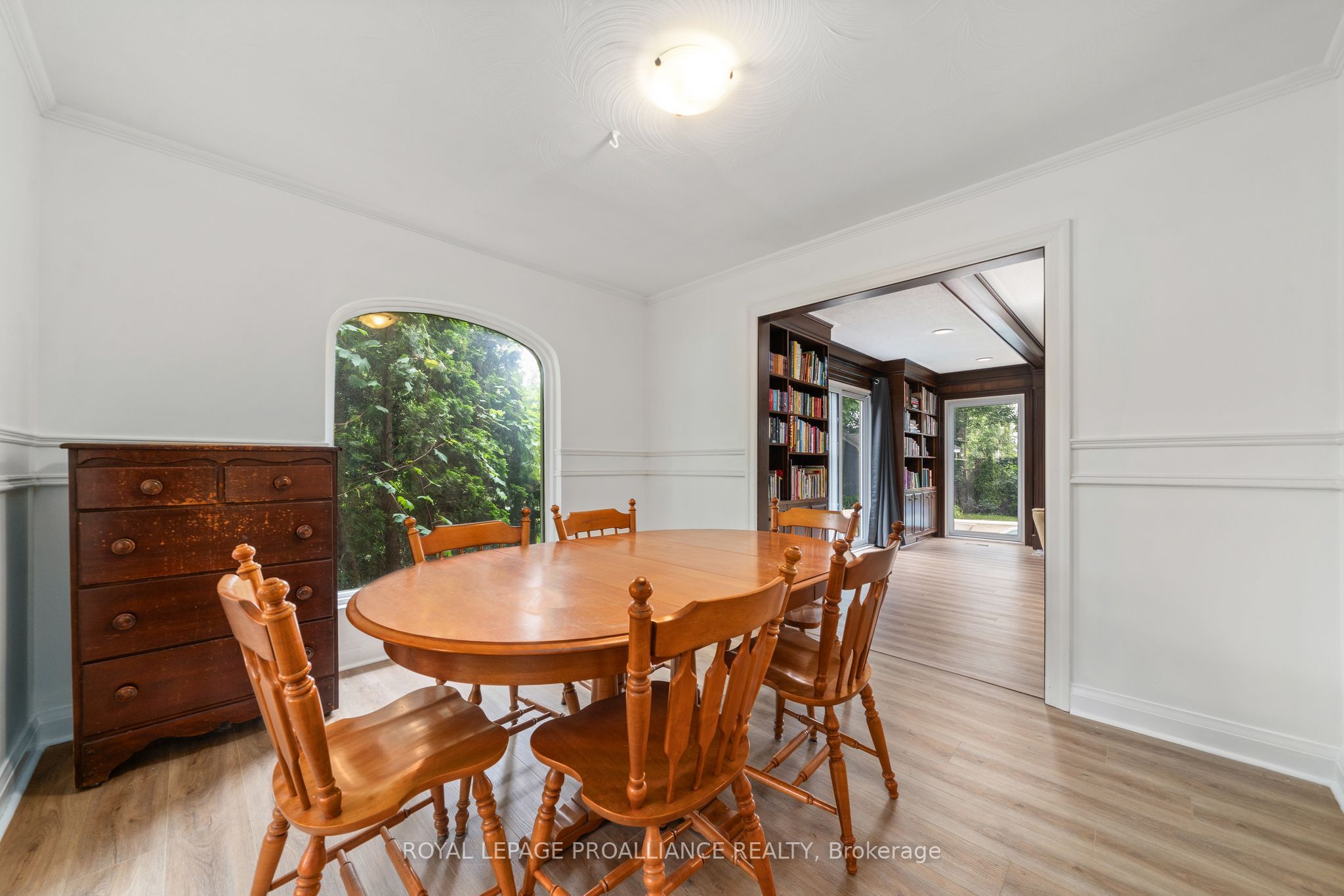 27 Forest Hill Crescent Property Photo 11