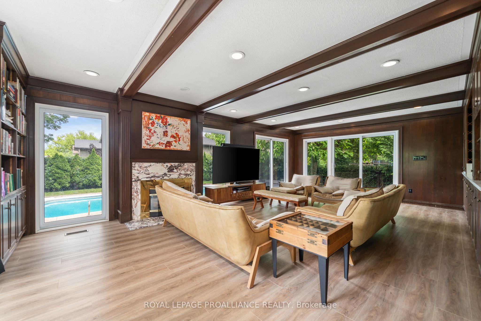 27 Forest Hill Crescent Property Photo 12