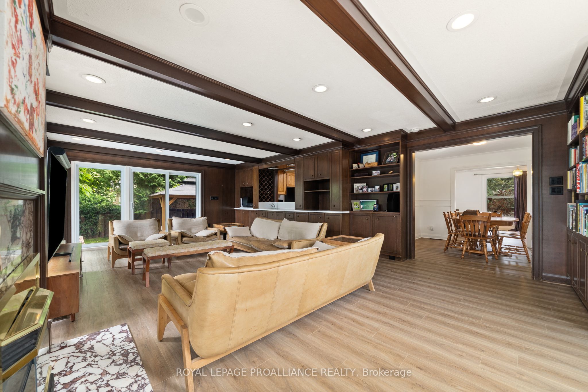 27 Forest Hill Crescent Property Photo 13