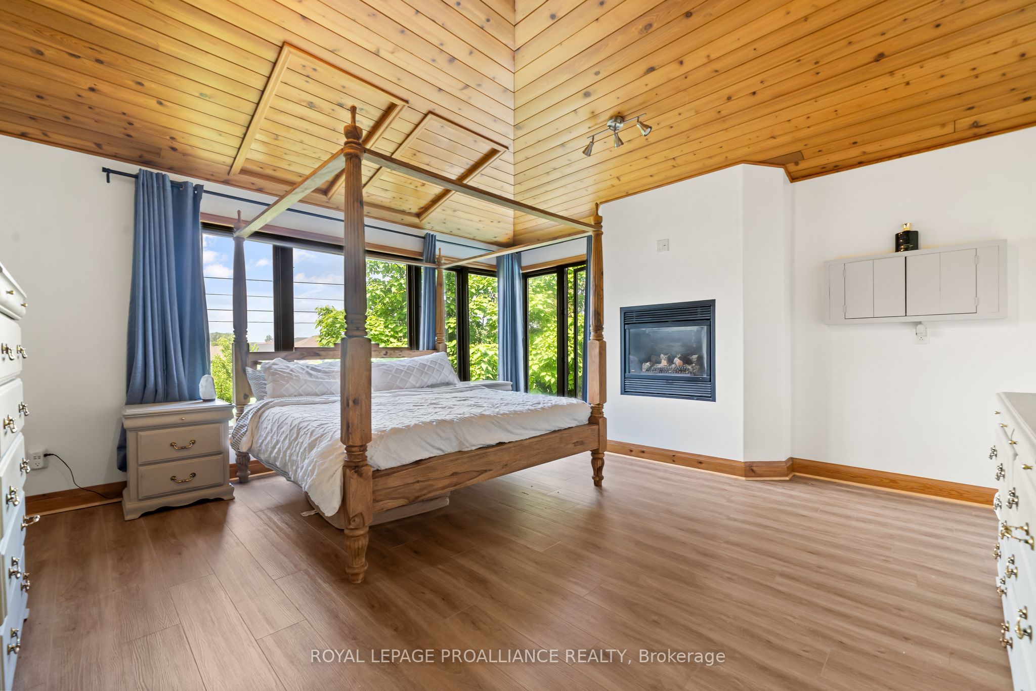 27 Forest Hill Crescent Property Photo 19