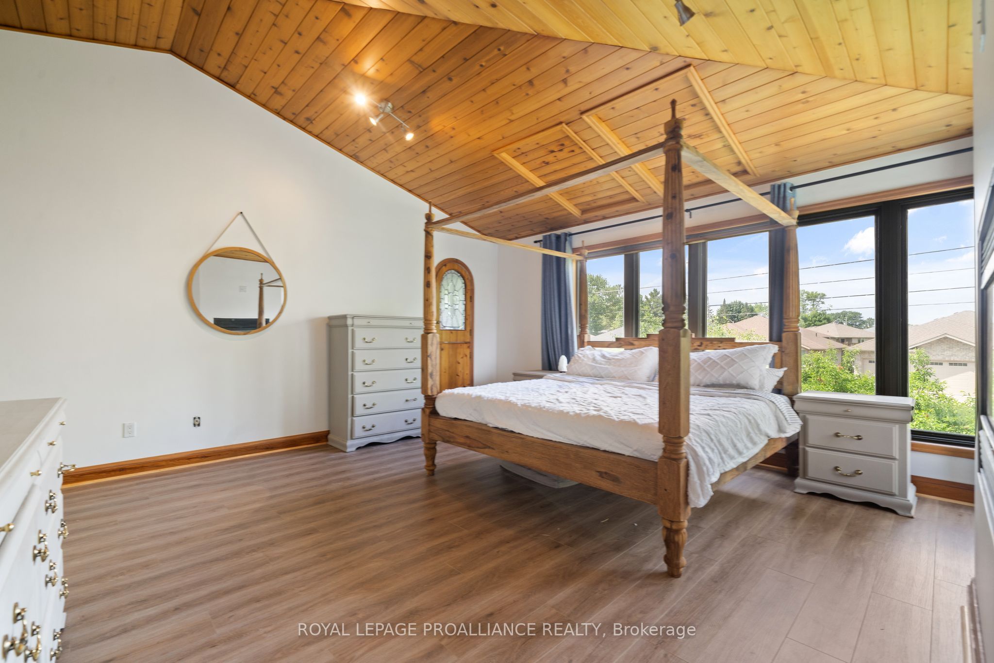 27 Forest Hill Crescent Property Photo 20