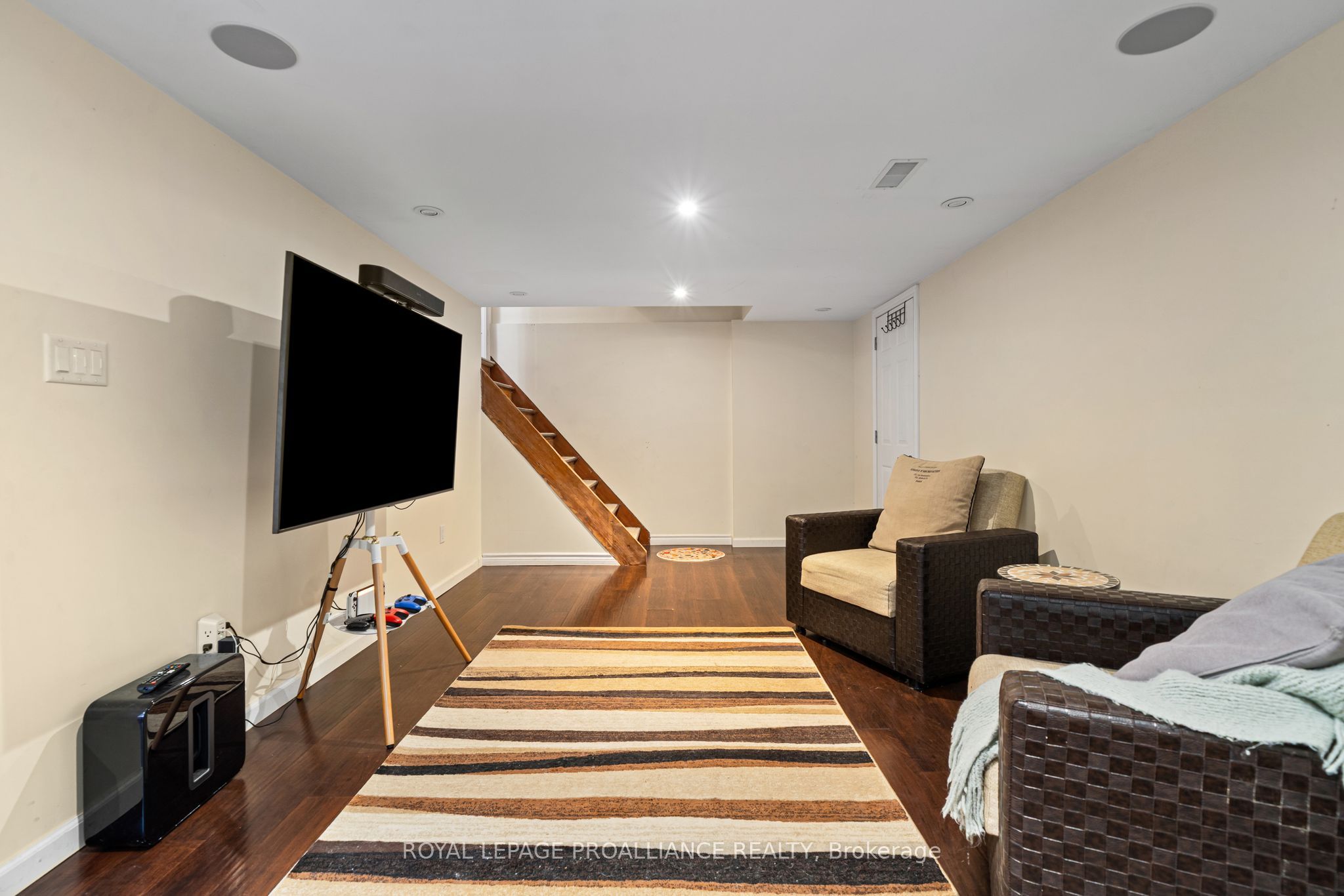 27 Forest Hill Crescent Property Photo 30