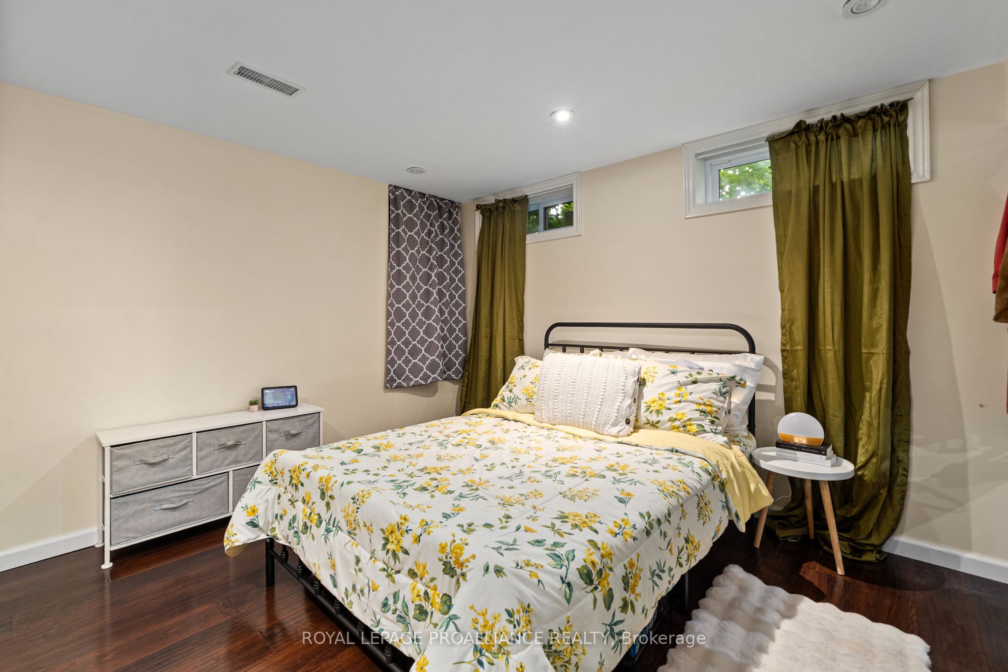 27 Forest Hill Crescent Property Photo 31