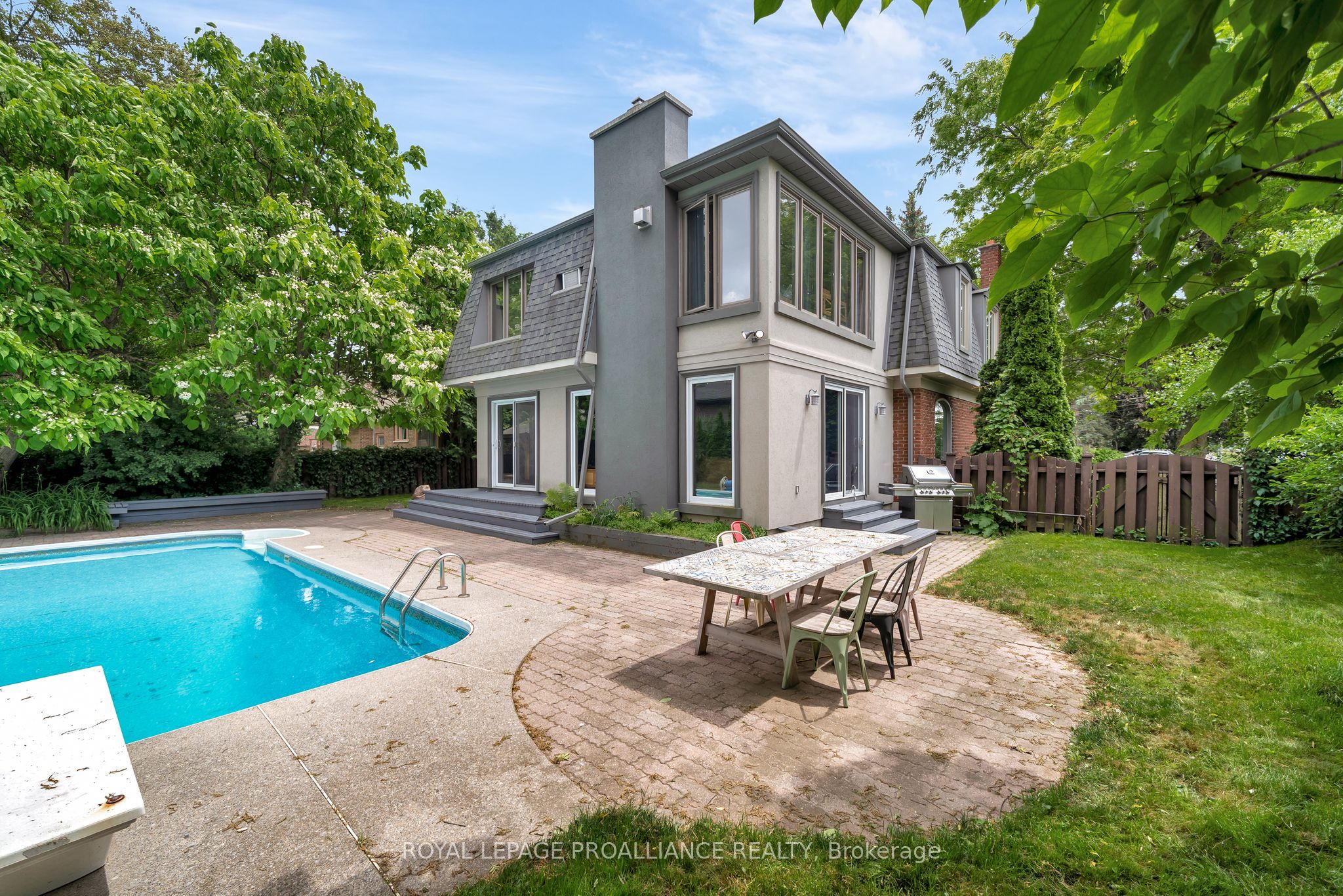 27 Forest Hill Crescent Property Photo 42