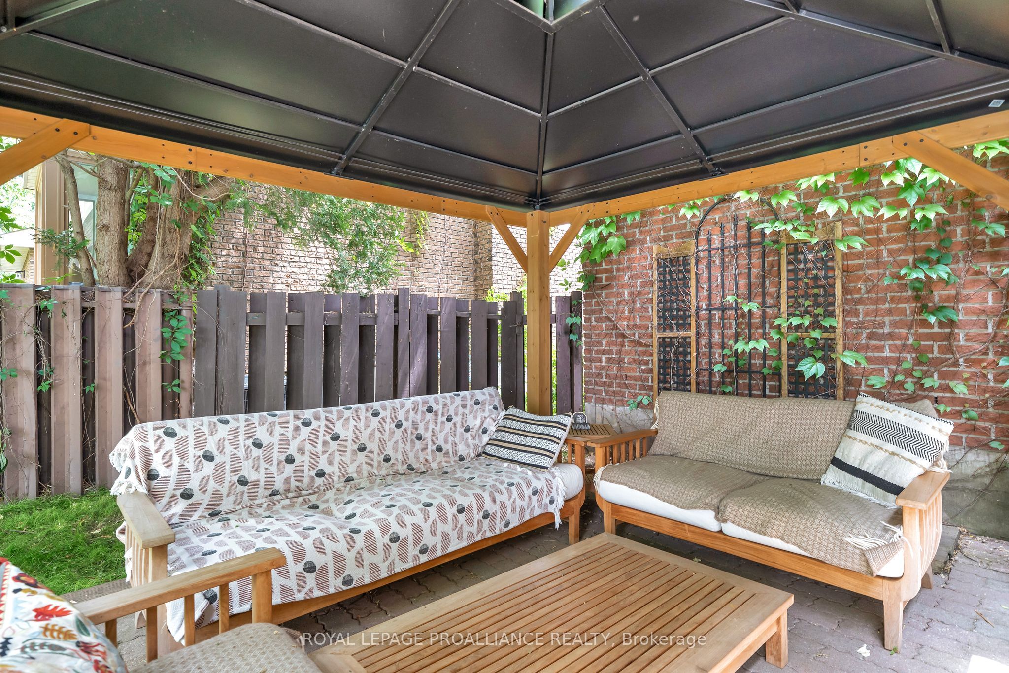 27 Forest Hill Crescent Property Photo 46