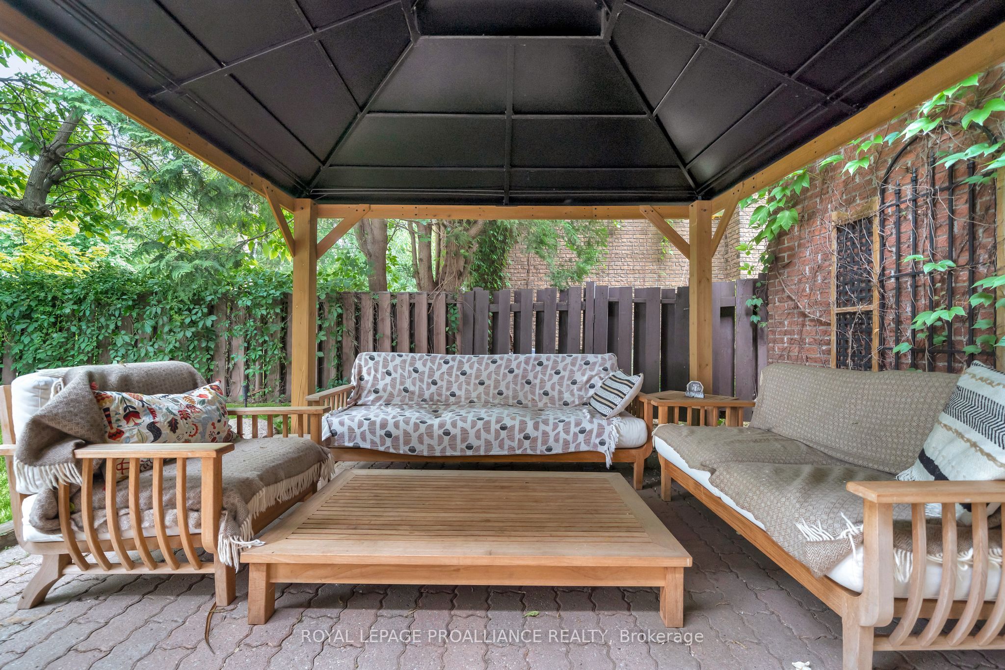 27 Forest Hill Crescent Property Photo 48