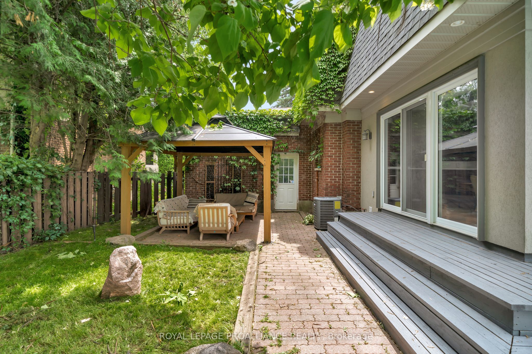 27 Forest Hill Crescent Property Photo 49