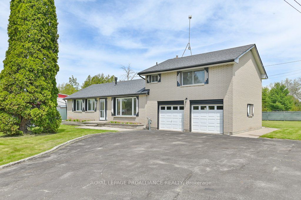 22227 Loyalist Parkway Property Photo 1