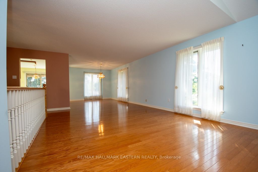 2 Huntingwood Crescent Property Photo 7