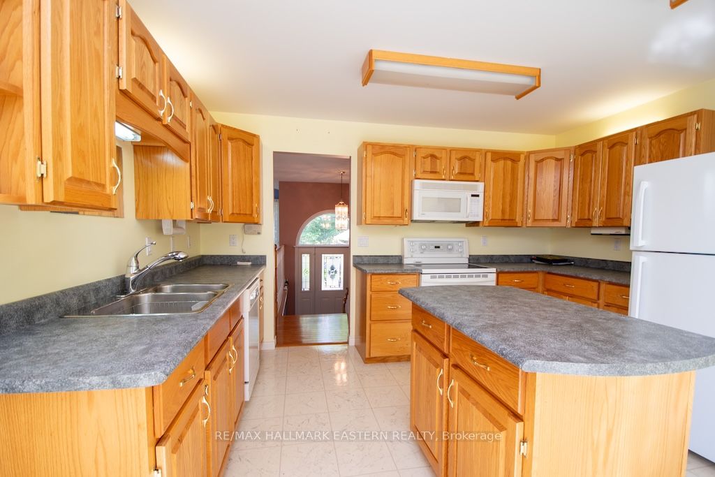 2 Huntingwood Crescent Property Photo 12