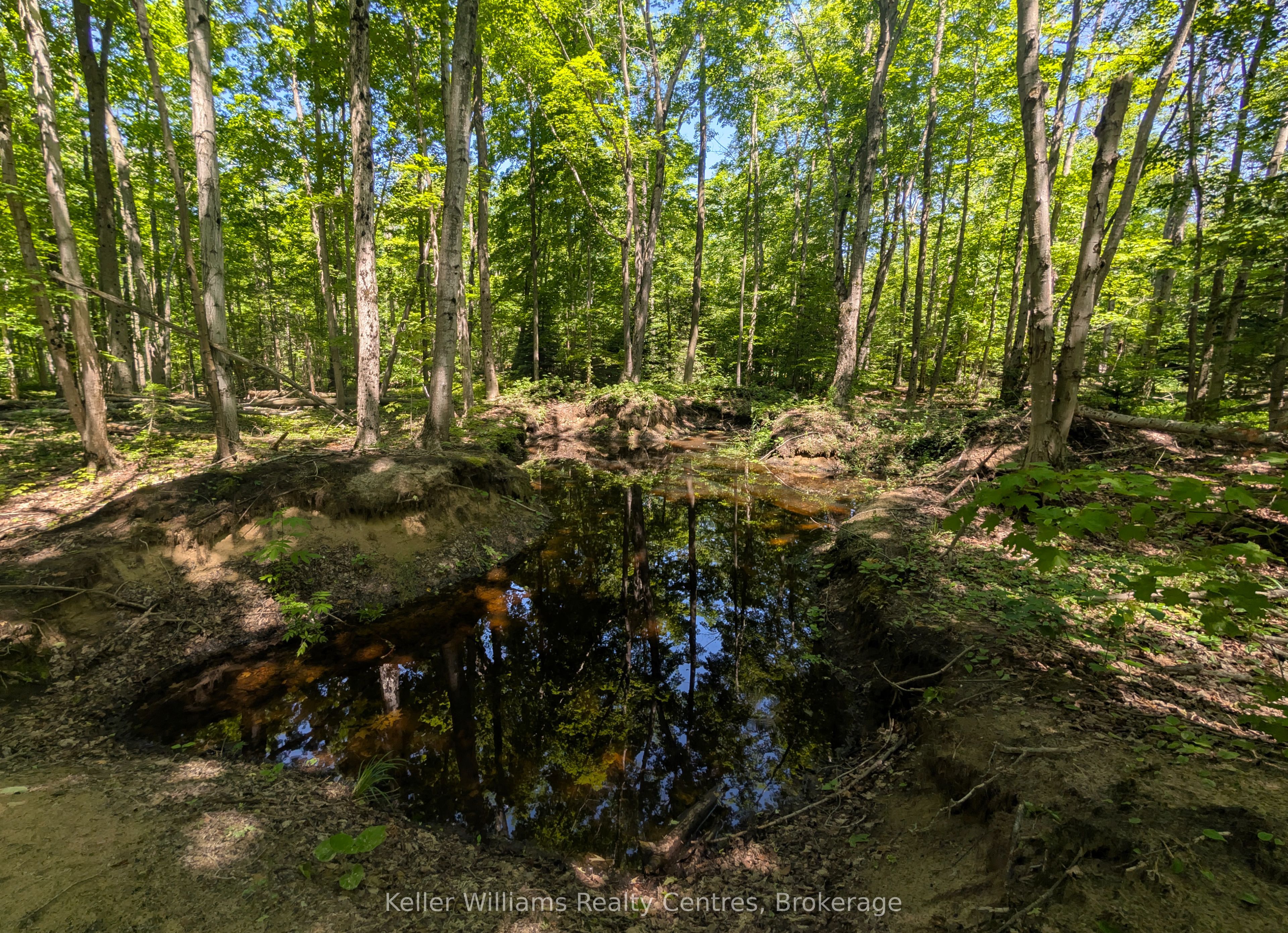 590-608 Huron Road Property Photo 7