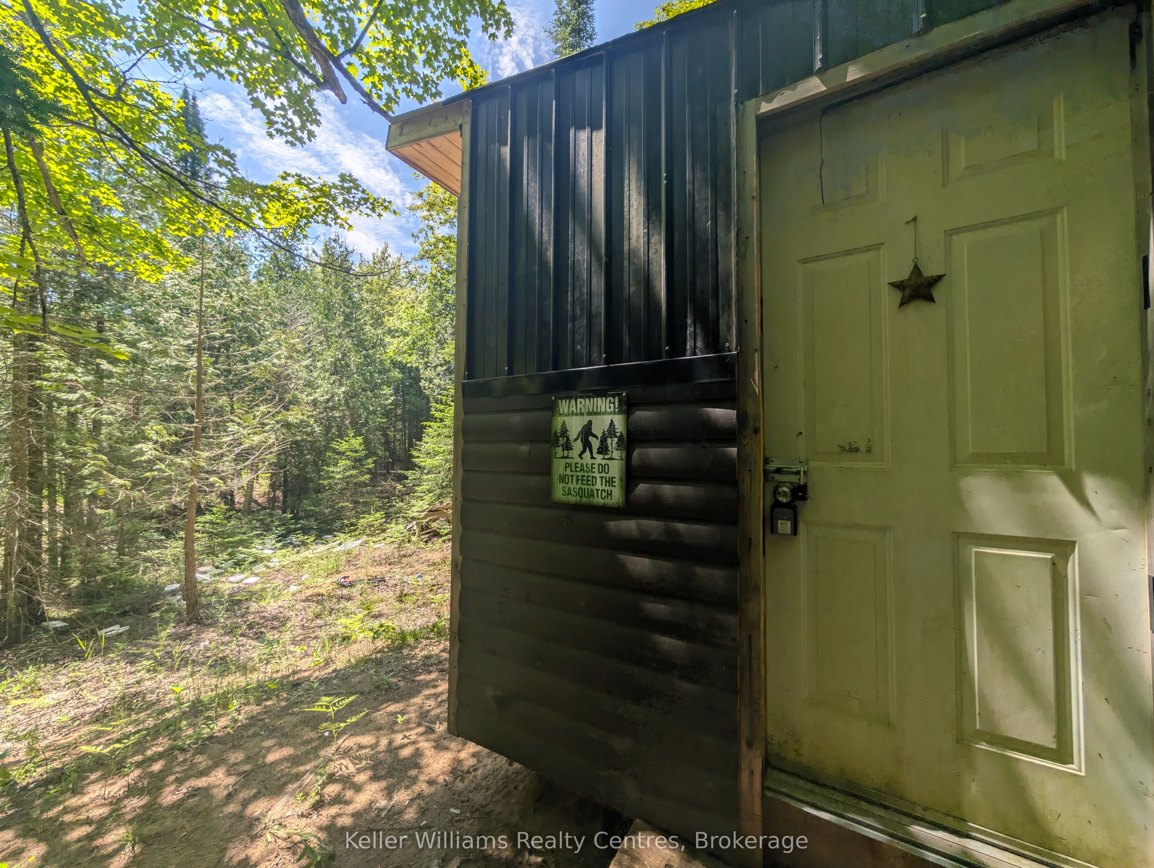 590-608 Huron Road Property Photo 11