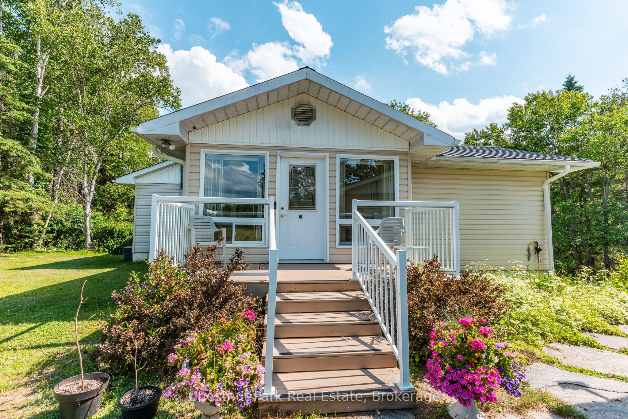 1054 Green Lake Road Property Photo 4