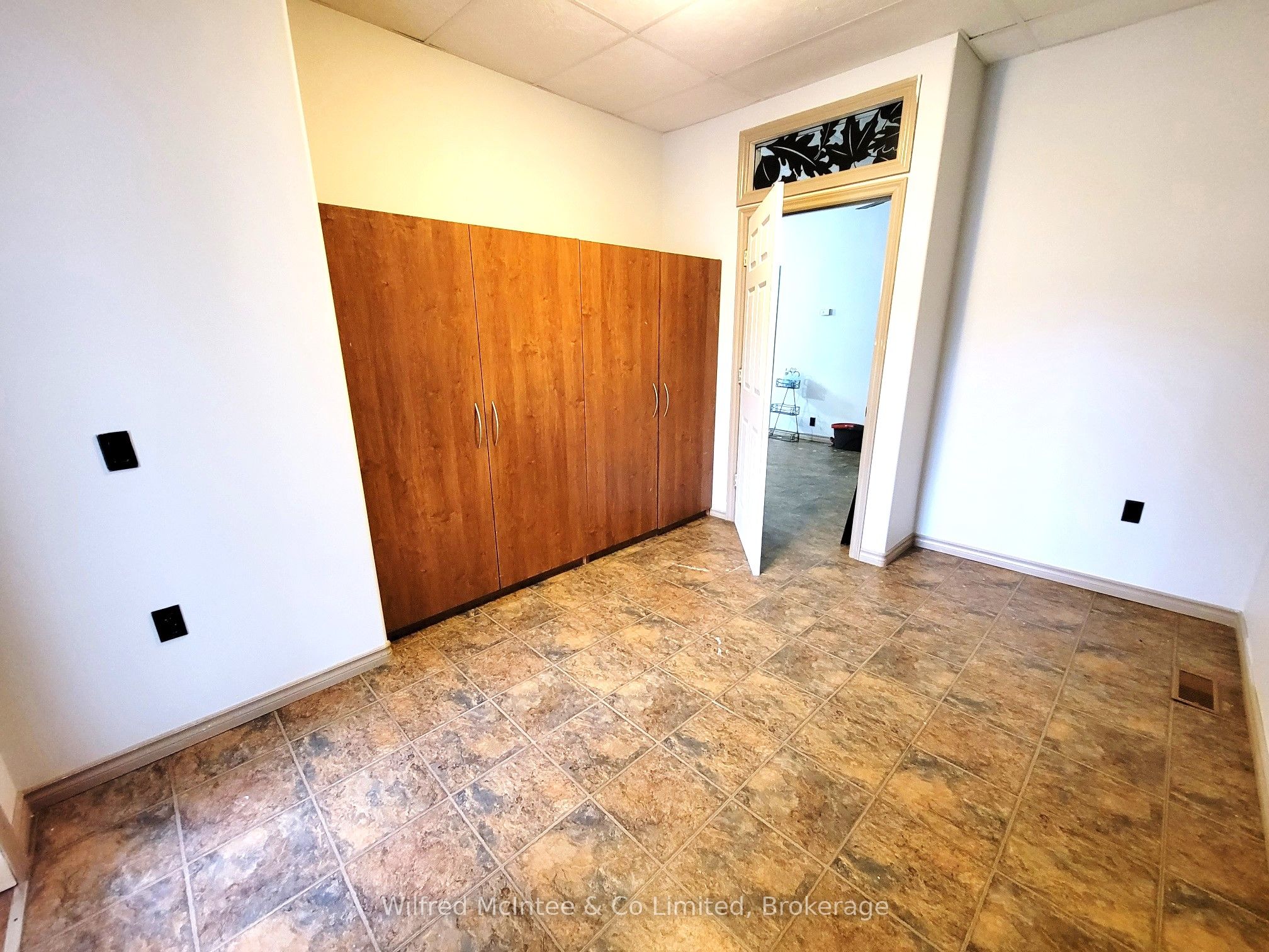 215 Garafraxa Street N Property Photo 4