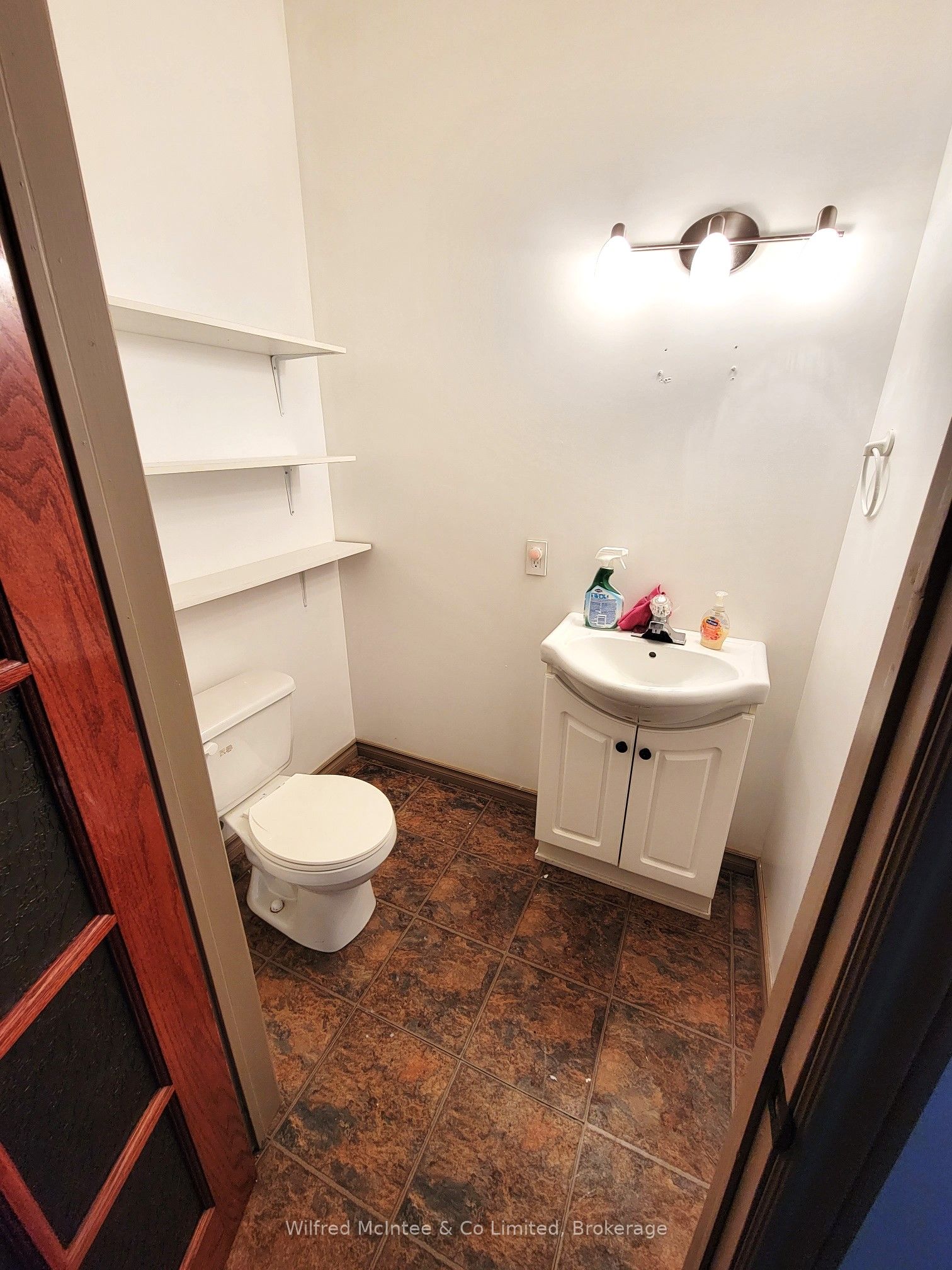 215 Garafraxa Street N Property Photo 5