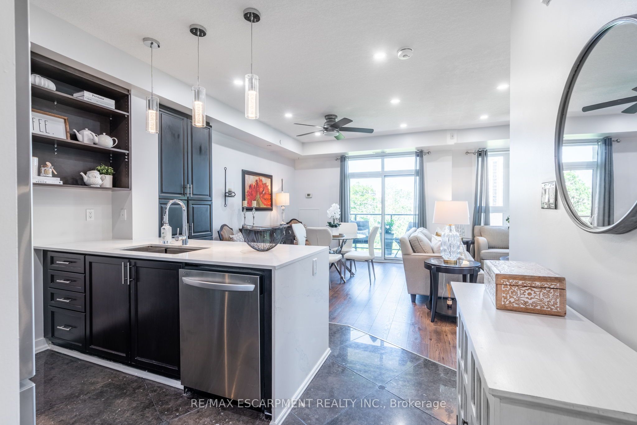 125 Shoreview Place 422 Property Photo 3