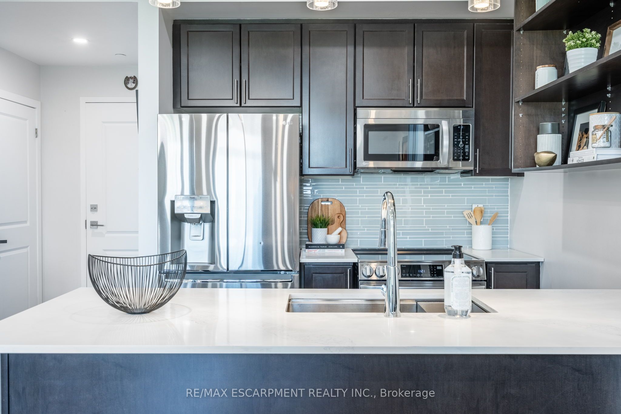 125 Shoreview Place 422 Property Photo 5