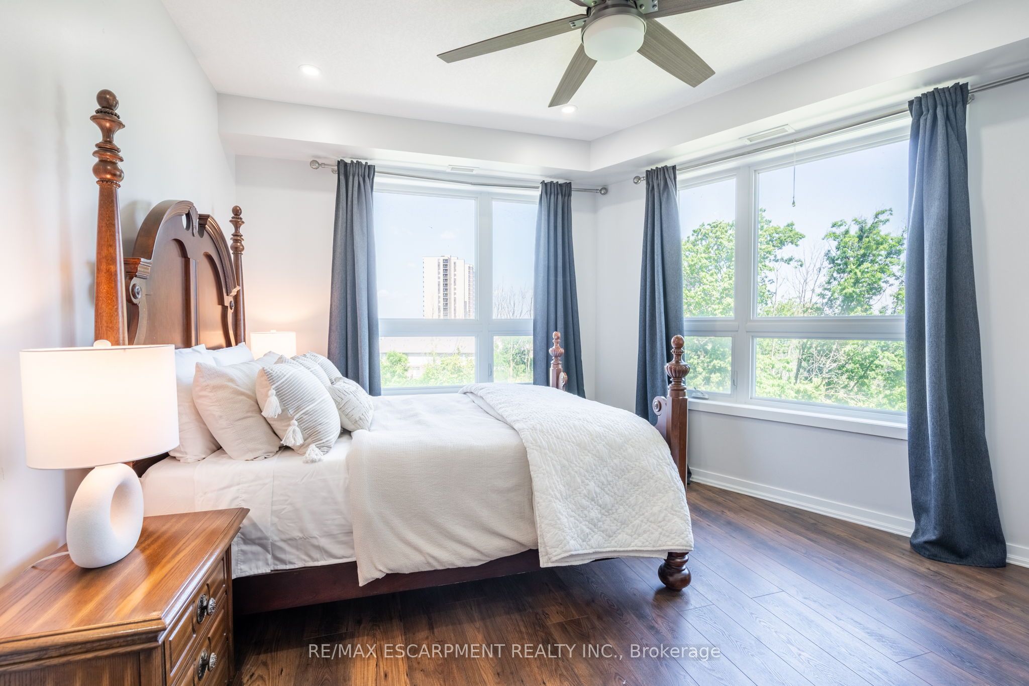 125 Shoreview Place 422 Property Photo 18