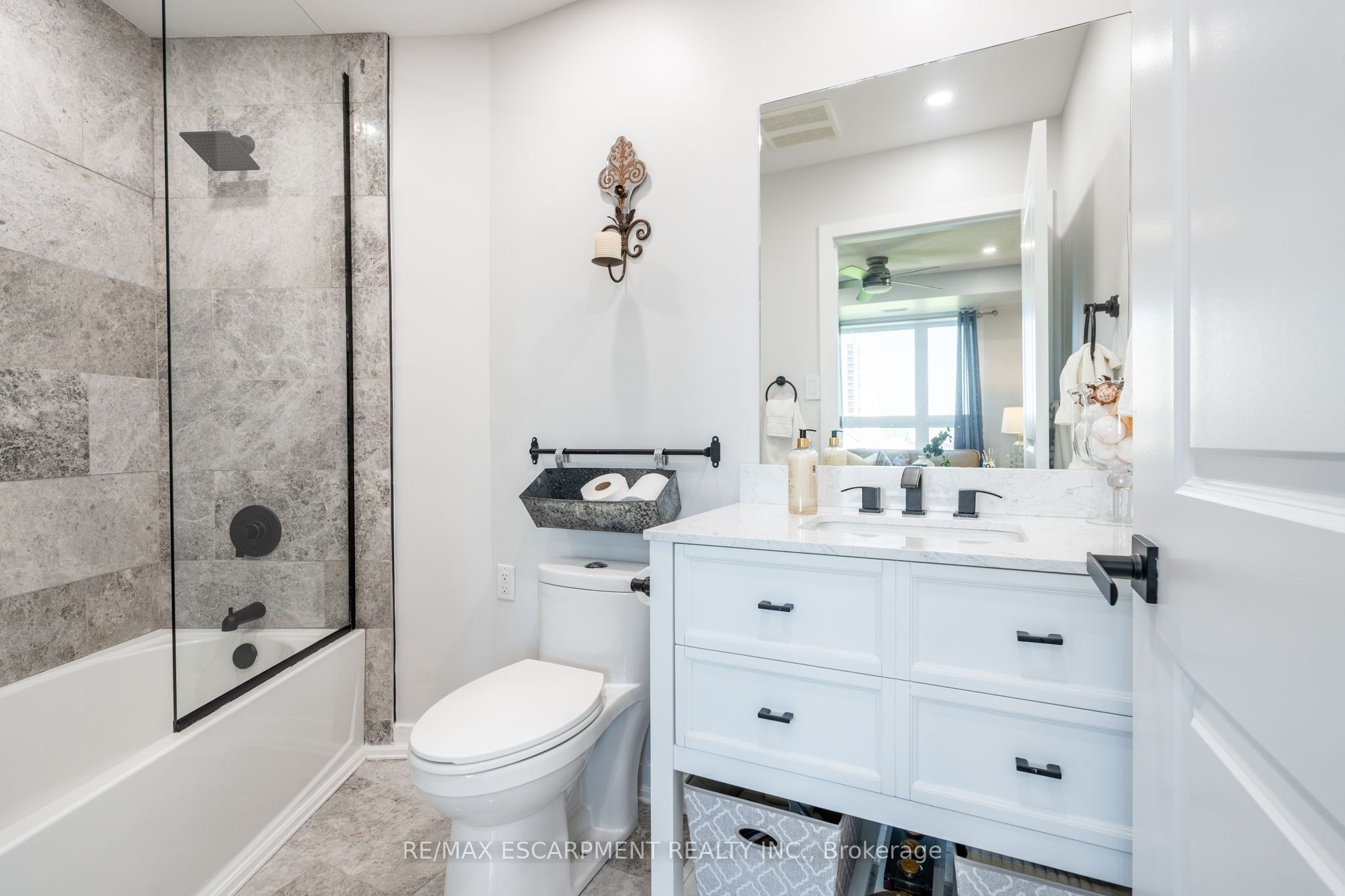 125 Shoreview Place 422 Property Photo 22