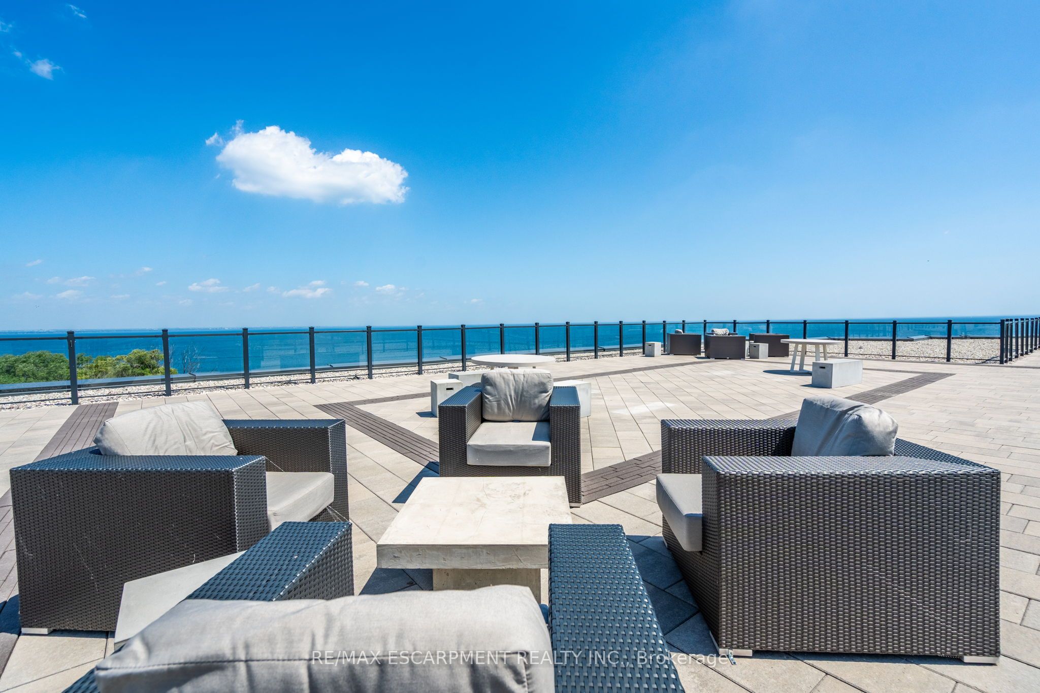 125 Shoreview Place 422 Property Photo 29