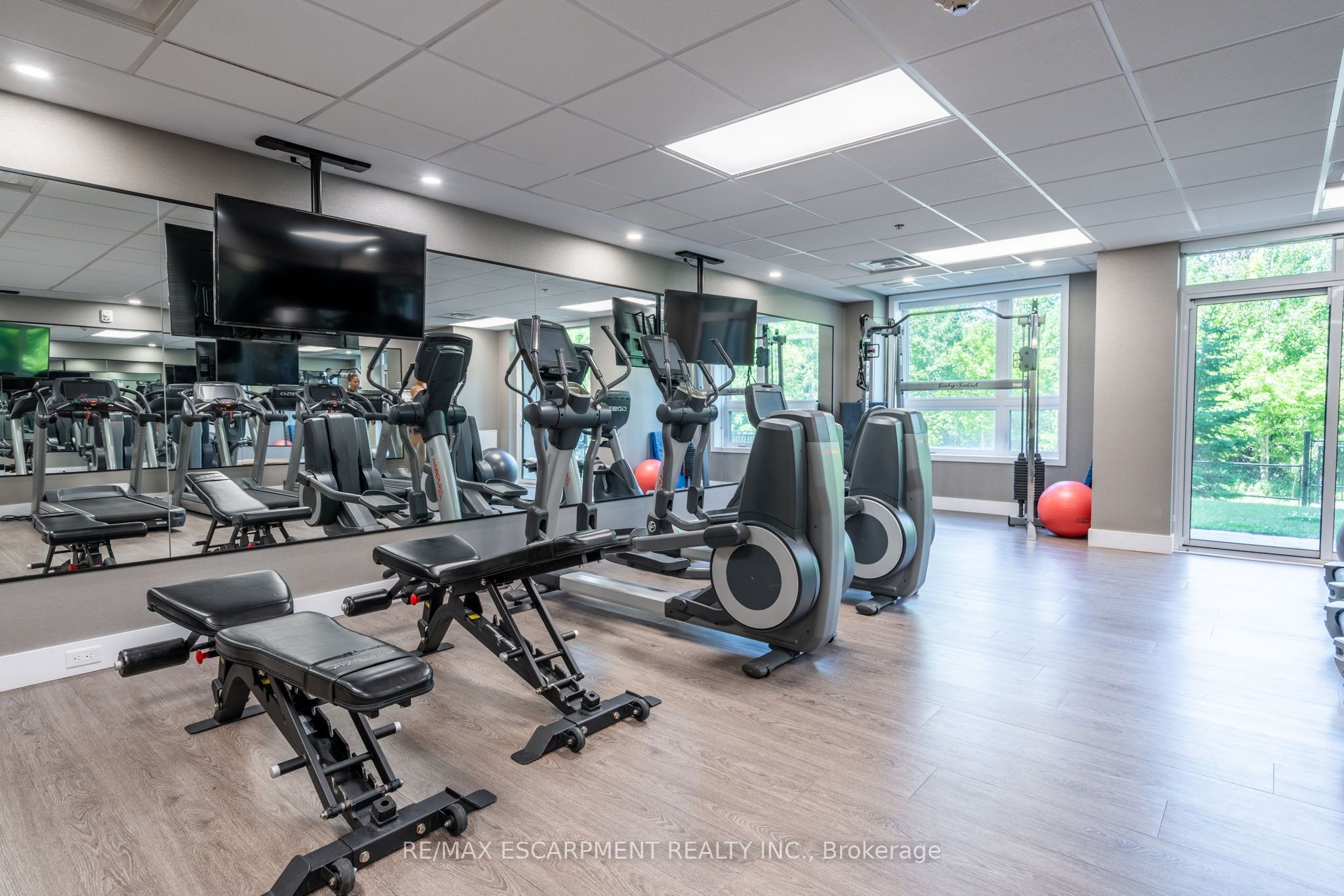 125 Shoreview Place 422 Property Photo 31