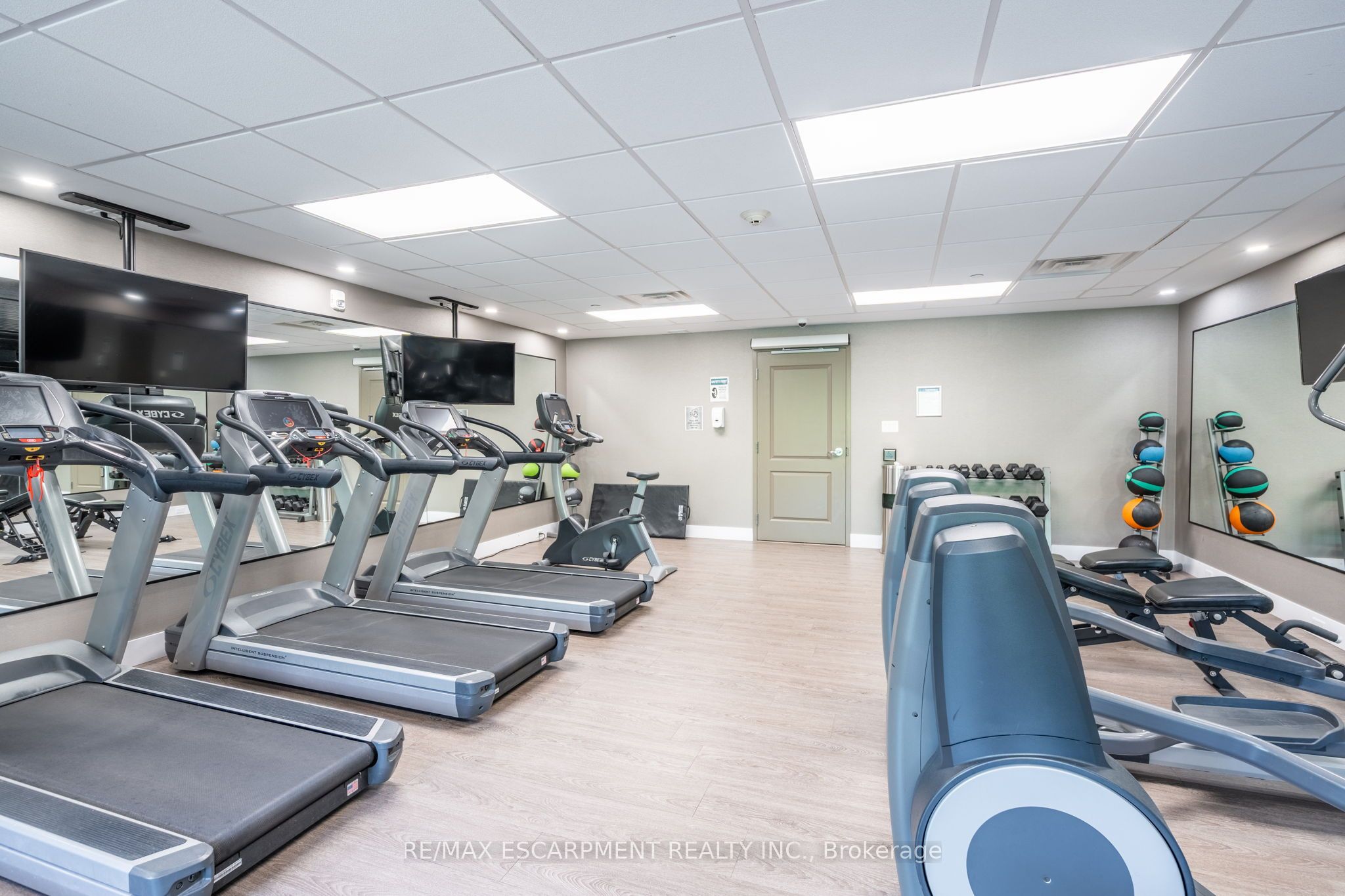 125 Shoreview Place 422 Property Photo 32