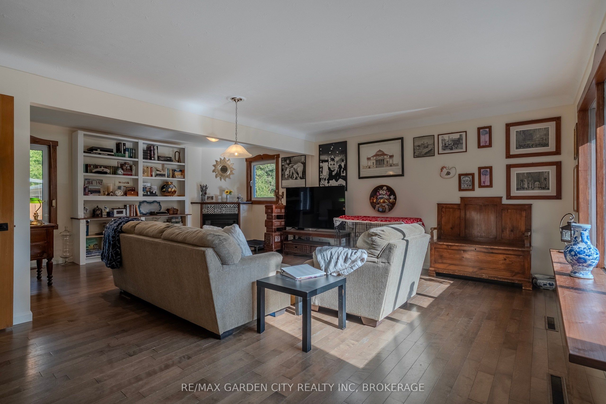 14 Edinburgh Drive Property Photo 6