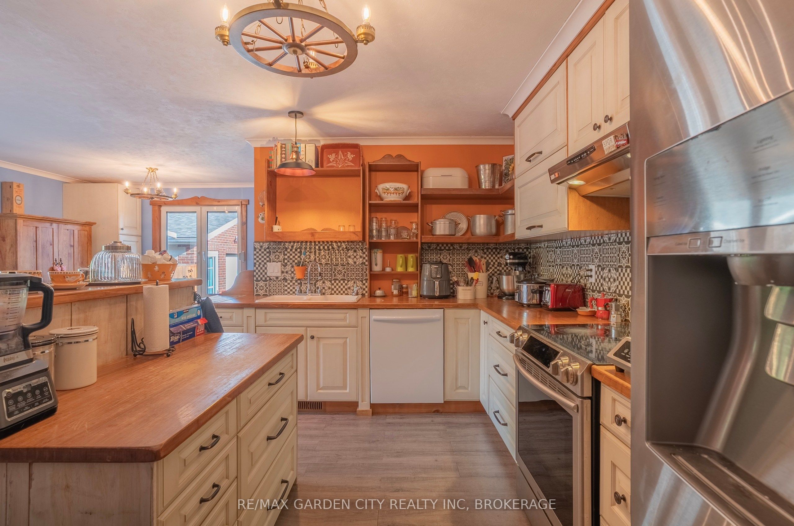 14 Edinburgh Drive Property Photo 17