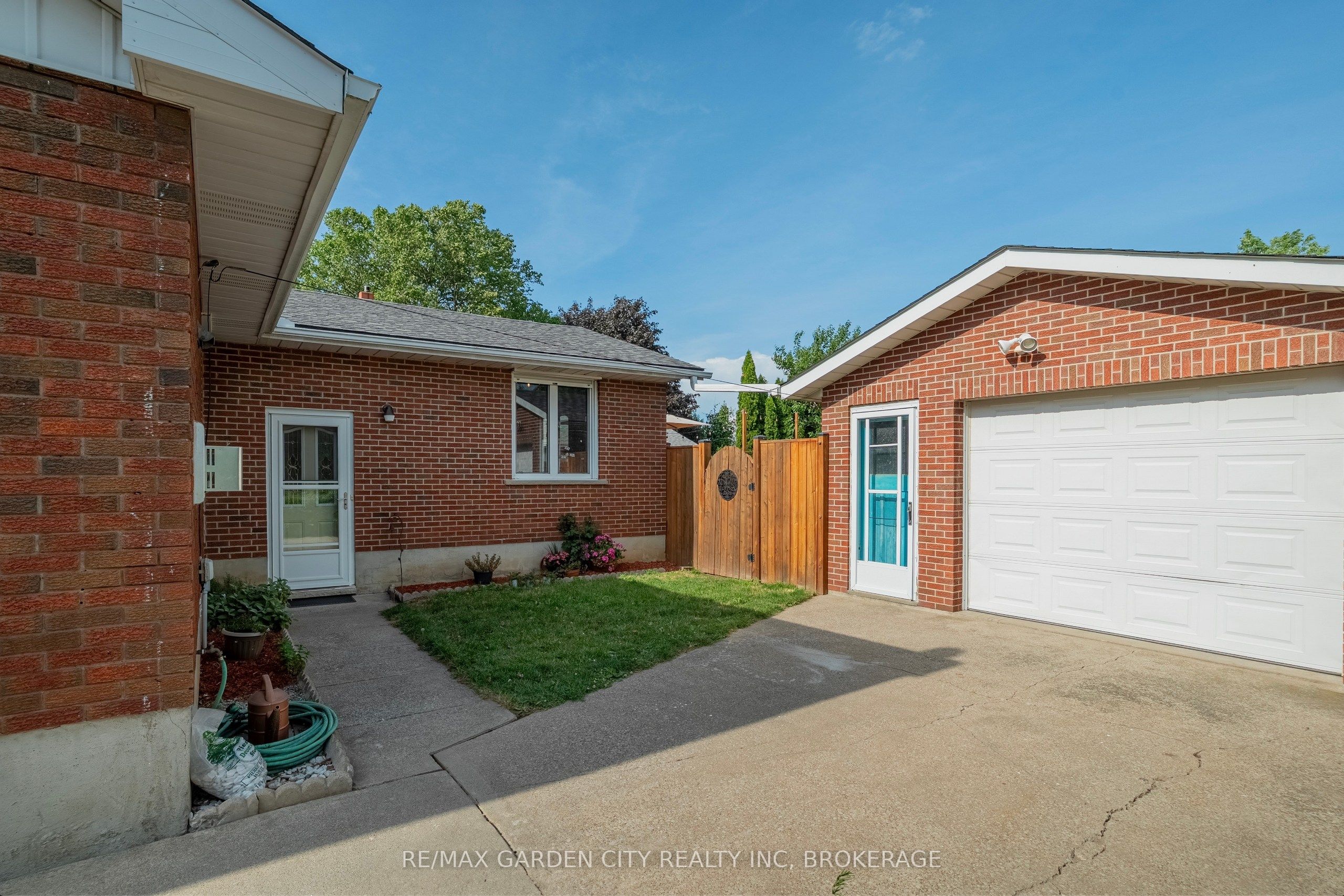 14 Edinburgh Drive Property Photo 46